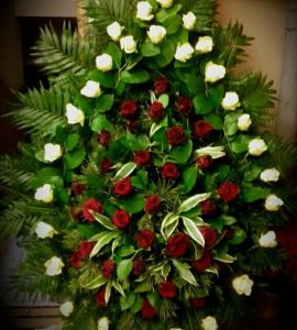 apokalipsa_nowy_dwor_mazowiecki_wiazanka_w_barwach_narodowych